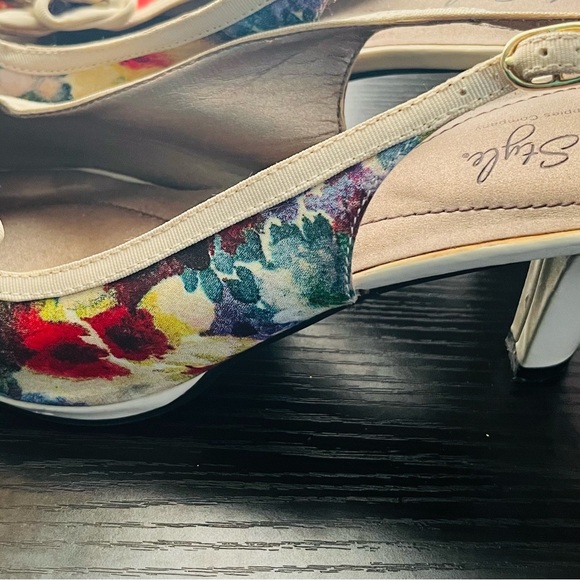 Soft Style Women's Floral Slingback Heels - Picture 2 of 3